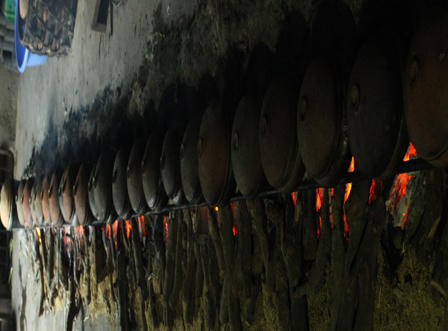 Giáp Tết, làng cá kho Đại Hoàng "nổi lửa" suốt ngày đêm 